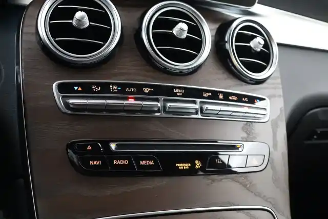 Musta Maastoauto, Mercedes-Benz GLC – IYY-390