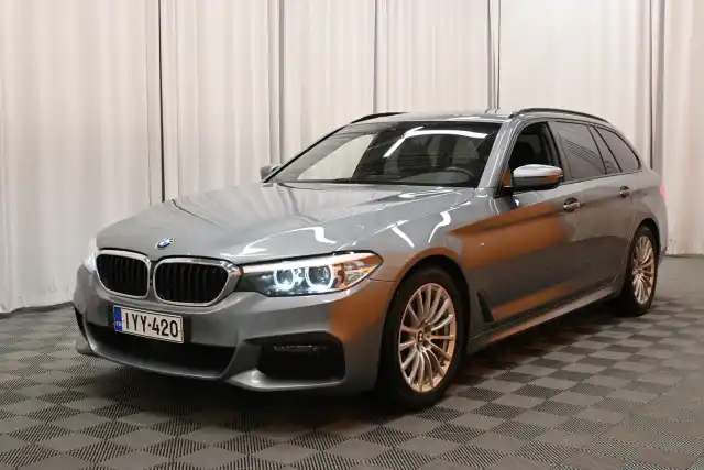 Harmaa Farmari, BMW 530 – IYY-420