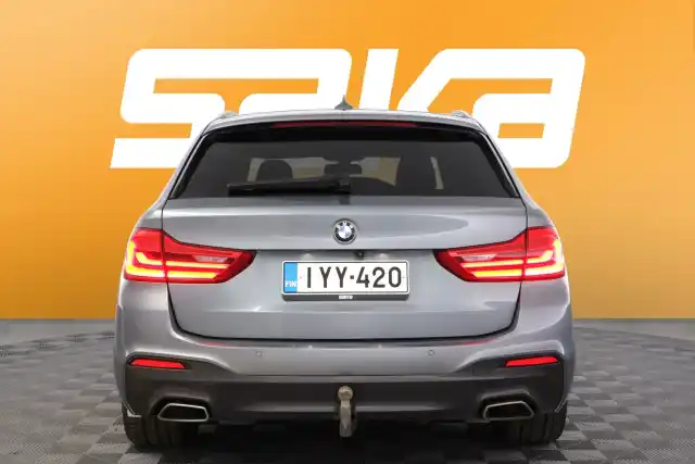 Harmaa Farmari, BMW 530 – IYY-420