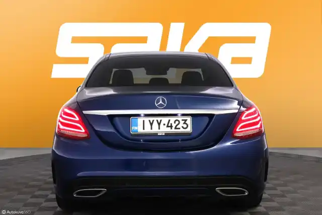 Sininen Sedan, Mercedes-Benz C – IYY-423