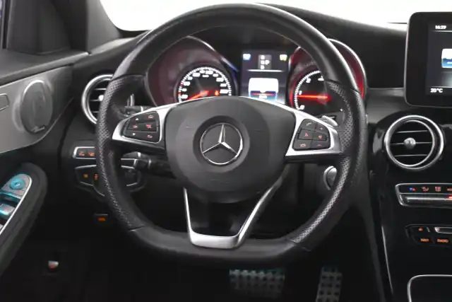 Sininen Sedan, Mercedes-Benz C – IYY-423