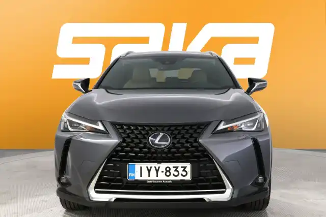 Harmaa Maastoauto, Lexus UX – IYY-833