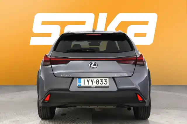 Harmaa Maastoauto, Lexus UX – IYY-833