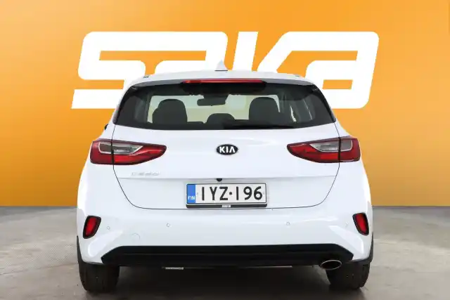 Valkoinen Viistoperä, Kia Ceed – IYZ-196