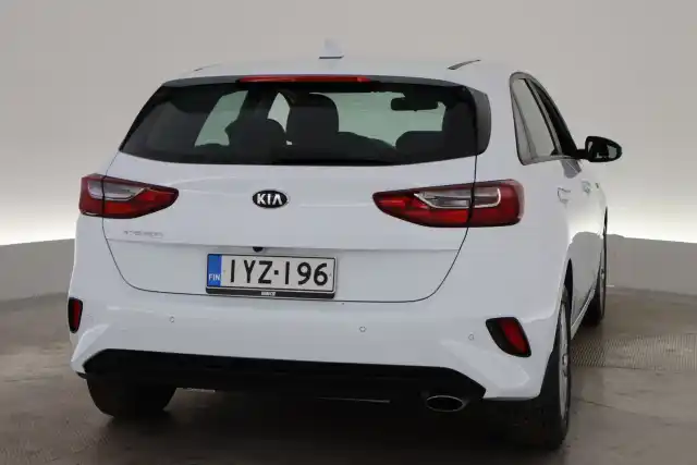 Valkoinen Viistoperä, Kia Ceed – IYZ-196