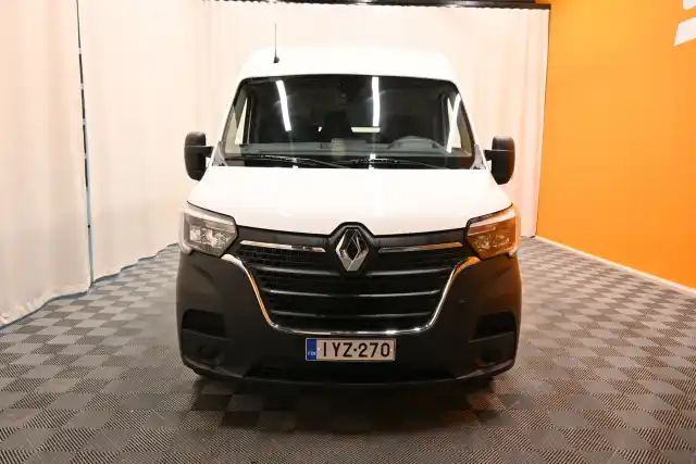 Valkoinen Pakettiauto, Renault Master – IYZ-270