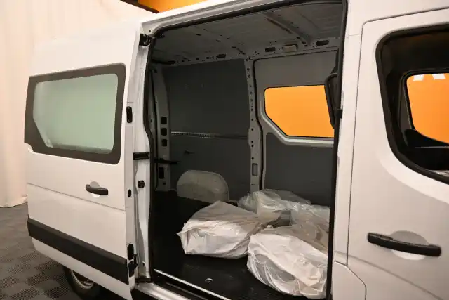 Valkoinen Pakettiauto, Renault Master – IYZ-270