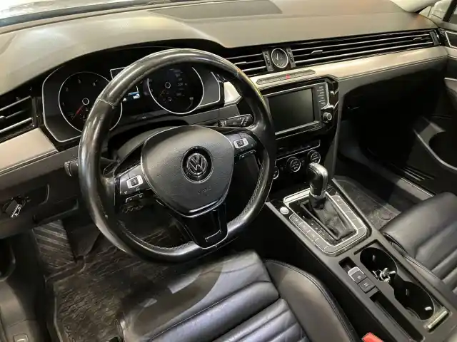 Hopea Farmari, Volkswagen Passat – IYZ-496