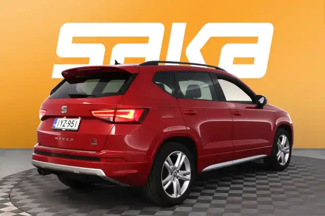 Punainen Maastoauto, Seat Ateca – IYZ-951