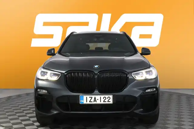 Harmaa Farmari, BMW X5 – IZA-122