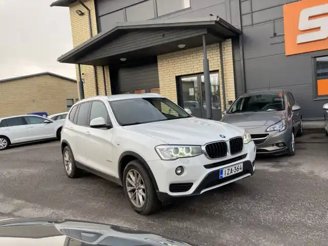 Valkoinen Maastoauto, BMW X3 – IZA-364