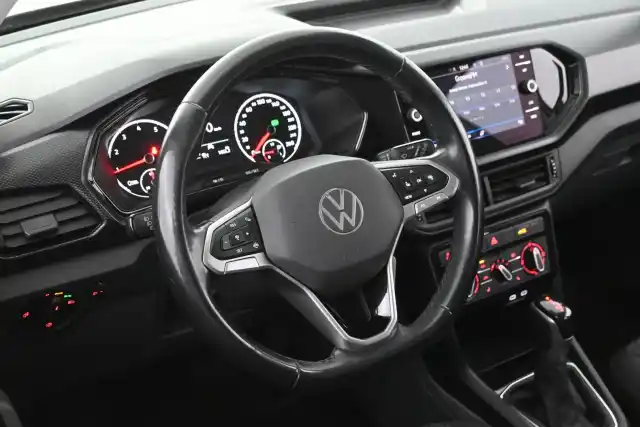 Oranssi Maastoauto, Volkswagen T-Cross – IZB-953