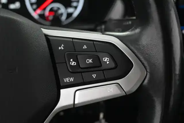 Oranssi Maastoauto, Volkswagen T-Cross – IZB-953