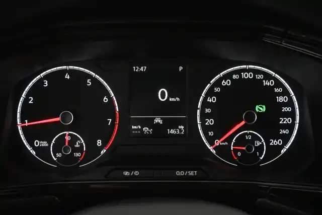 Oranssi Maastoauto, Volkswagen T-Cross – IZB-953