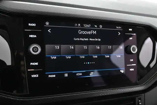 Oranssi Maastoauto, Volkswagen T-Cross – IZB-953