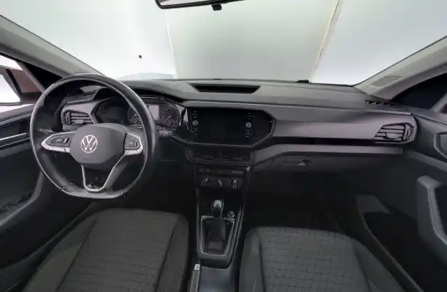 Oranssi Maastoauto, Volkswagen T-Cross – IZB-953