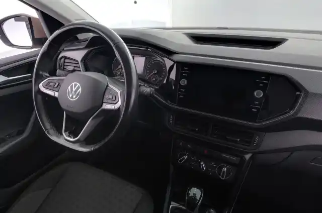 Oranssi Maastoauto, Volkswagen T-Cross – IZB-953