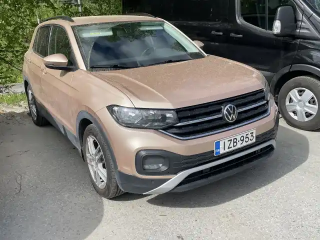Oranssi Maastoauto, Volkswagen T-Cross – IZB-953