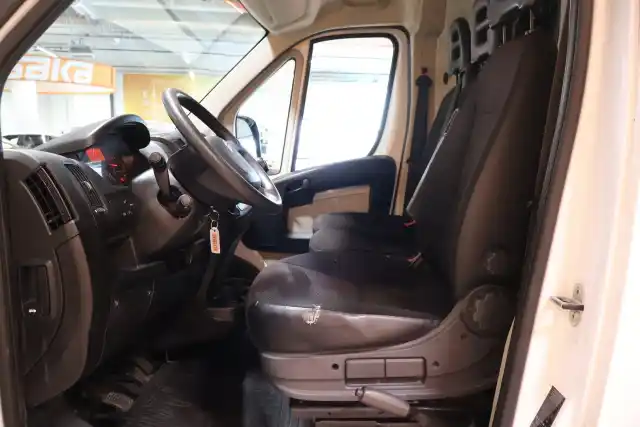 Valkoinen Pakettiauto, Citroen JUMPER – IZC-623