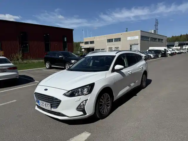 Valkoinen Farmari, Ford Focus – IZC-877
