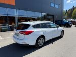 Valkoinen Farmari, Ford Focus – IZC-877, kuva 3