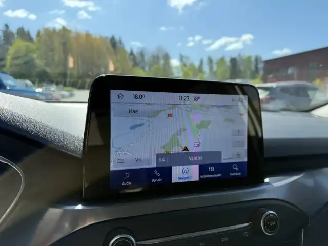 Valkoinen Farmari, Ford Focus – IZC-877
