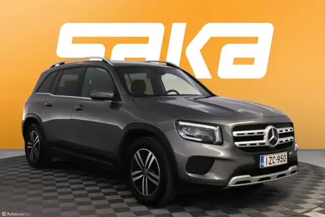 Harmaa Maastoauto, Mercedes-Benz GLB – IZC-950