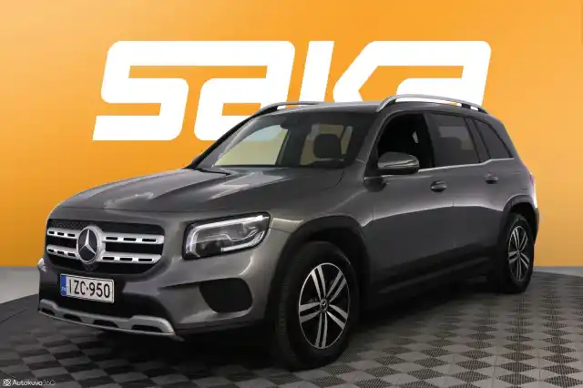 Harmaa Maastoauto, Mercedes-Benz GLB – IZC-950