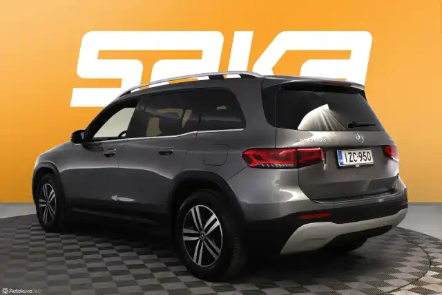 Harmaa Maastoauto, Mercedes-Benz GLB – IZC-950