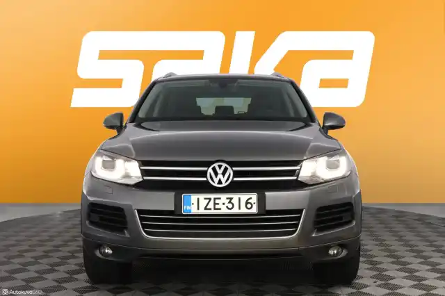 Harmaa Farmari, Volkswagen Touareg – IZE-316