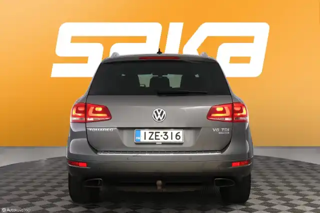 Harmaa Farmari, Volkswagen Touareg – IZE-316