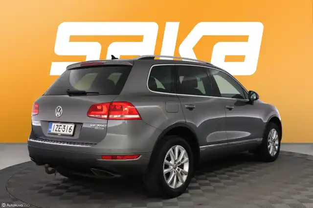 Harmaa Farmari, Volkswagen Touareg – IZE-316