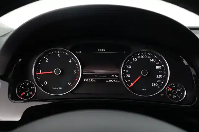 Harmaa Farmari, Volkswagen Touareg – IZE-316