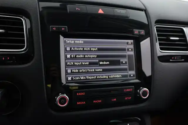 Harmaa Farmari, Volkswagen Touareg – IZE-316