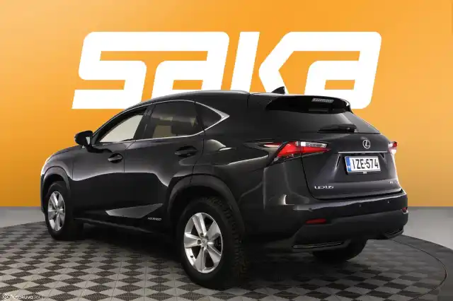 Musta Maastoauto, Lexus NX – IZE-574