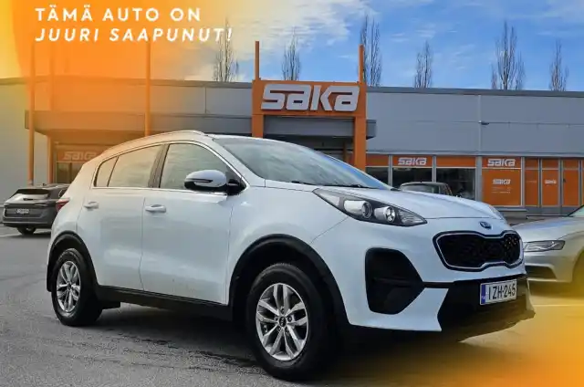 Valkoinen Maastoauto, Kia Sportage – IZH-245