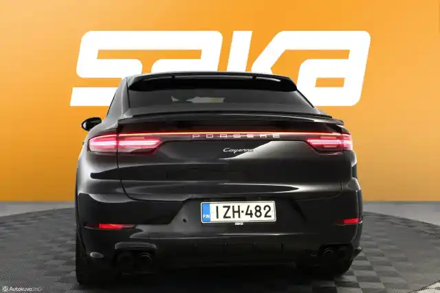 Musta Coupe, Porsche Cayenne – IZH-482