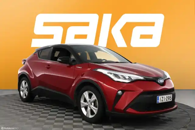 Punainen Maastoauto, Toyota C-HR – IZI-295