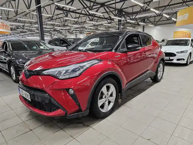 Punainen Maastoauto, Toyota C-HR – IZI-295