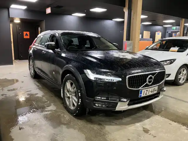 Volvo V90 Cross Country