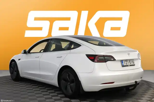 Valkoinen Sedan, Tesla Model 3 – IZI-516