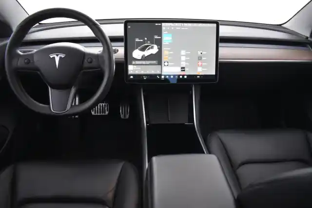 Valkoinen Sedan, Tesla Model 3 – IZI-516