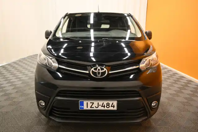 Musta Pakettiauto, Toyota Proace – IZJ-484