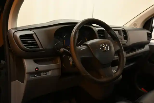 Musta Pakettiauto, Toyota Proace – IZJ-484