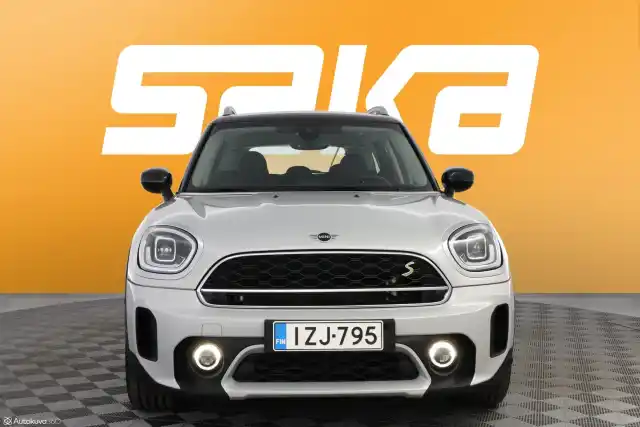 Harmaa Maastoauto, Mini Countryman – IZJ-795