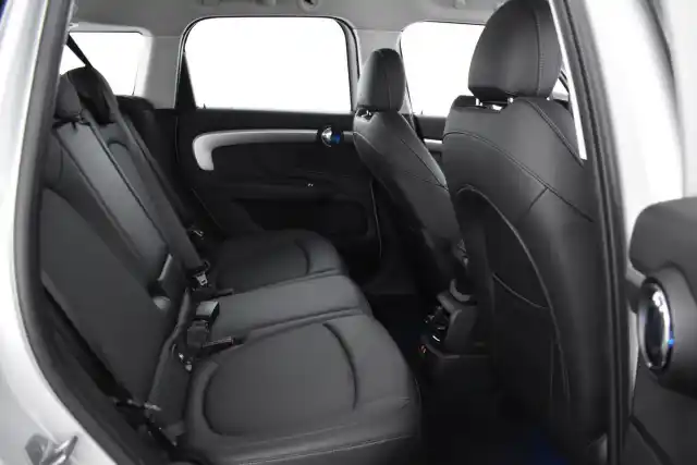 Harmaa Maastoauto, Mini Countryman – IZJ-795