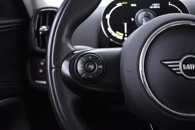 Harmaa Maastoauto, Mini Countryman – IZJ-795