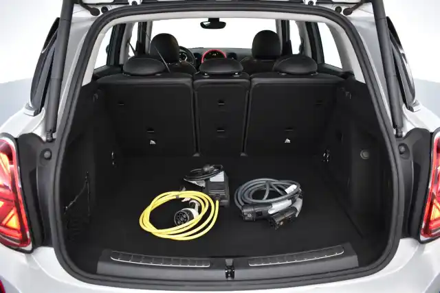 Harmaa Maastoauto, Mini Countryman – IZJ-795