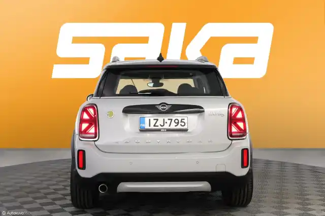 Harmaa Maastoauto, Mini Countryman – IZJ-795