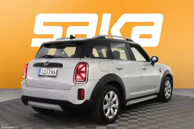 Harmaa Maastoauto, Mini Countryman – IZJ-795